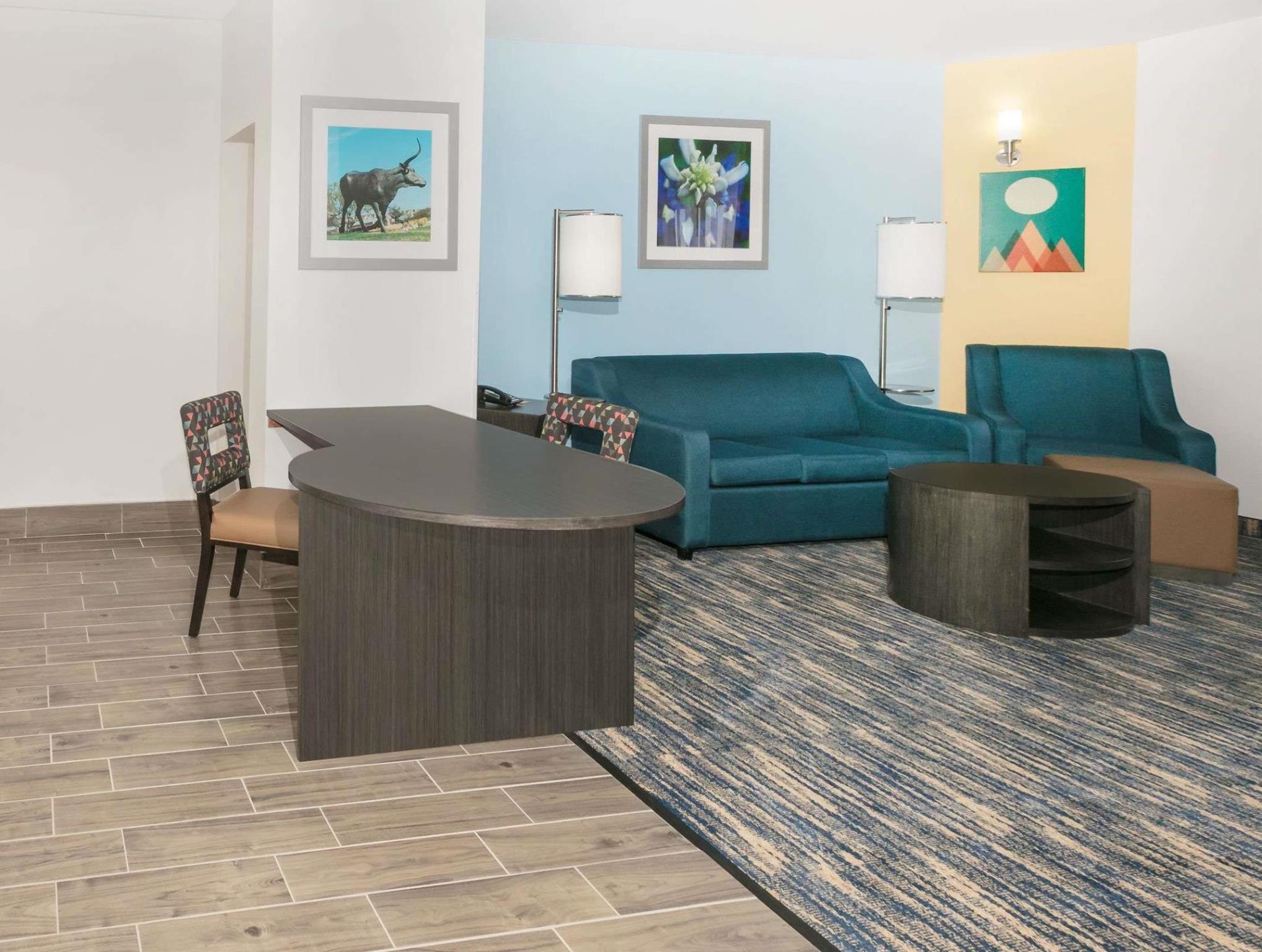 Days Inn & Suites By Wyndham Lubbock Medical Center Zewnętrze zdjęcie