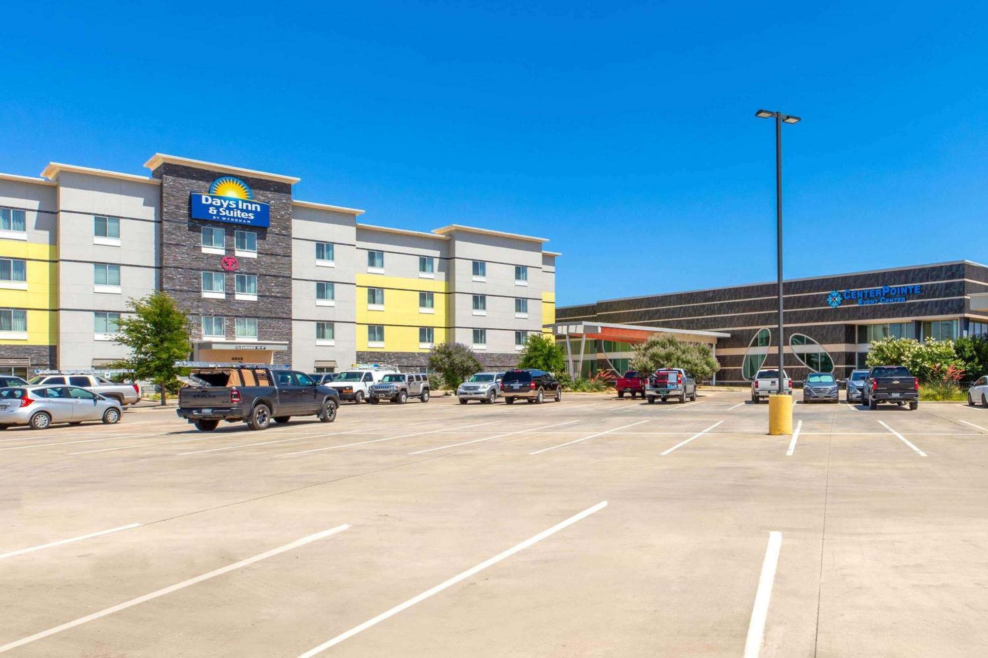 Days Inn & Suites By Wyndham Lubbock Medical Center Zewnętrze zdjęcie