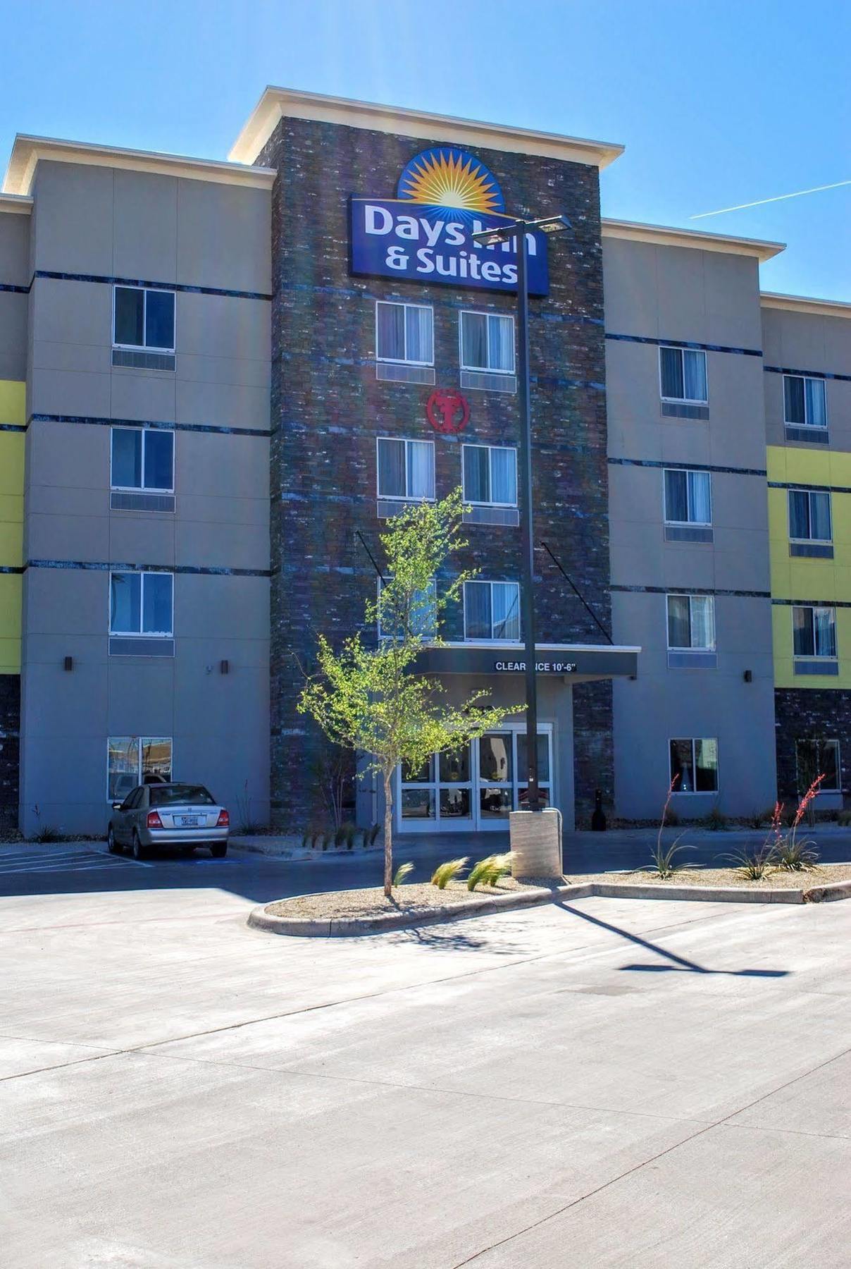 Days Inn & Suites By Wyndham Lubbock Medical Center Zewnętrze zdjęcie